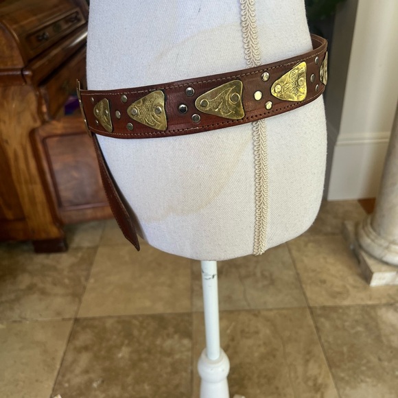 Leather and Brass ladies dress belt, preowned very good cond made in Morocco main image 7